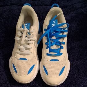 Puma Cream and Blue Women's Sneakers